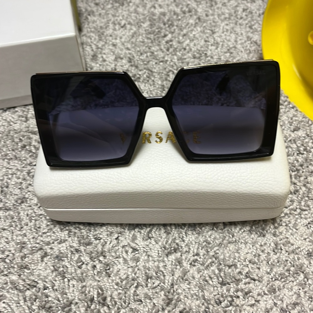 Versace polarized sunglasses. Gently worn purchased 2021. Has case and box.